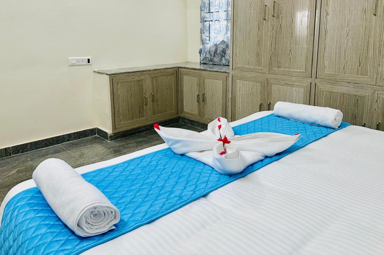Tirupati Homestay - Ragunatha Resorts - 3Bhk Ac Apartments For Large Families - Free Breakfast - Flyover To Alipiri Gate - Wifi - Android Tv - - Easy Access To Visit All Temples Buitenkant foto
