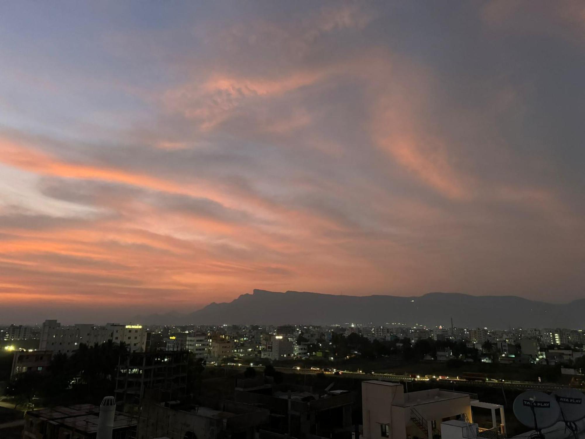 Tirupati Homestay - Ragunatha Resorts - 3Bhk Ac Apartments For Large Families - Free Breakfast - Flyover To Alipiri Gate - Wifi - Android Tv - - Easy Access To Visit All Temples Buitenkant foto