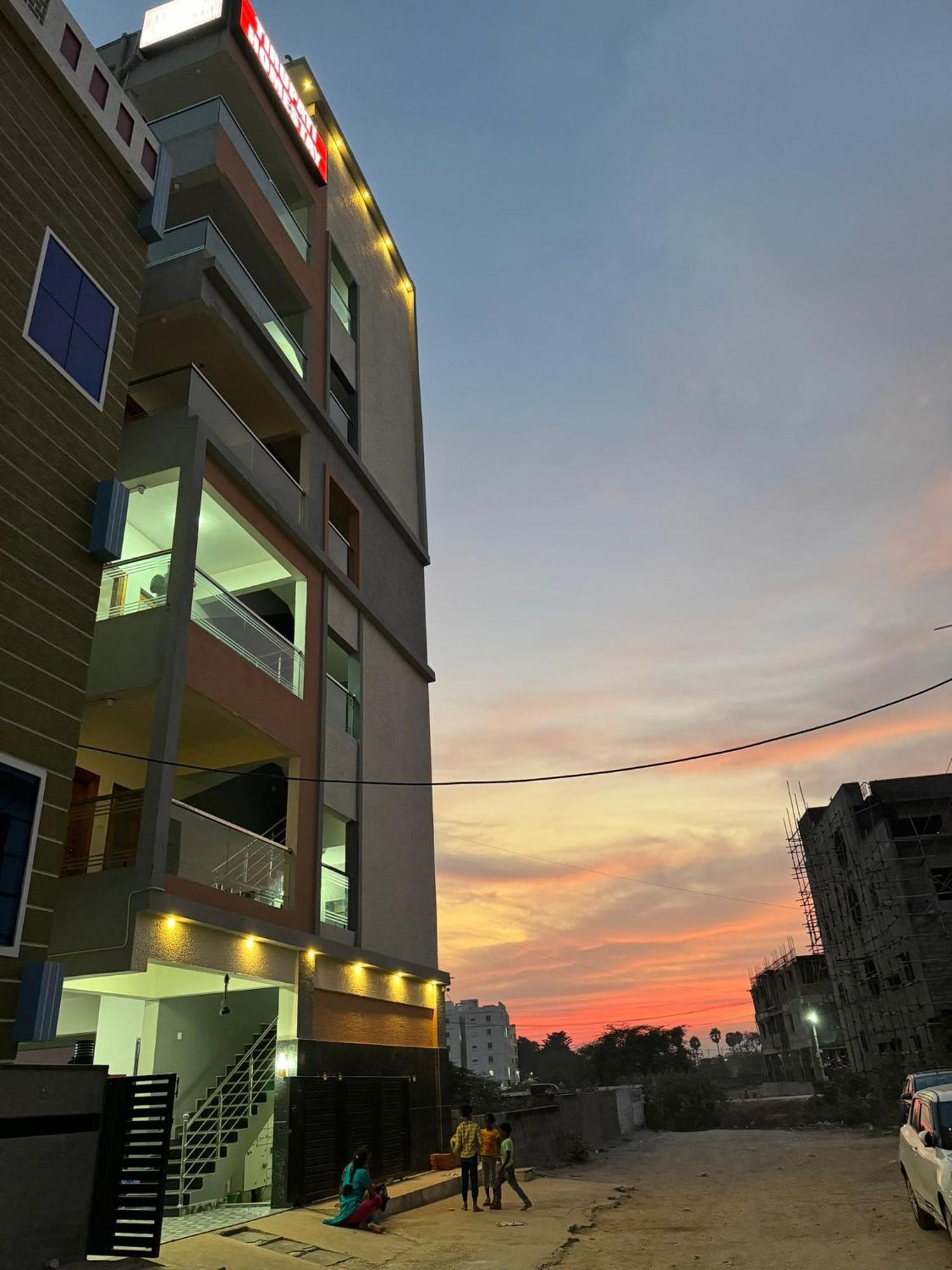 Tirupati Homestay - Ragunatha Resorts - 3Bhk Ac Apartments For Large Families - Free Breakfast - Flyover To Alipiri Gate - Wifi - Android Tv - - Easy Access To Visit All Temples Buitenkant foto